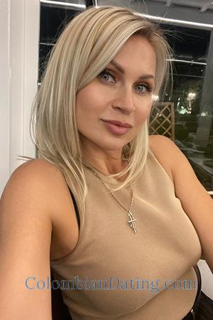 208569 - Nina Age: 40 - Italy