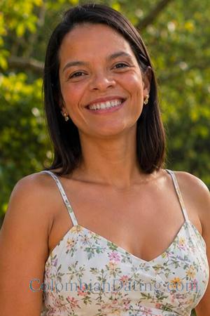 228891 - Yessica Age: 38 - Colombia